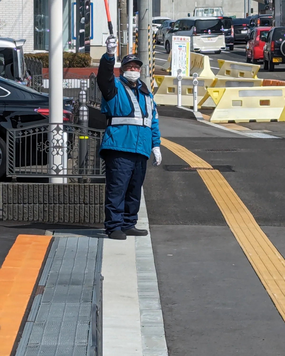 警備員の誘導風景